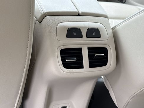 Used 2023 Buick Envision Avenir AWD/4WD image 12