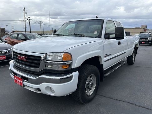 Used 2007 GMC Sierra 2500 SLT w/ Heavy-Duty Power Package image 3