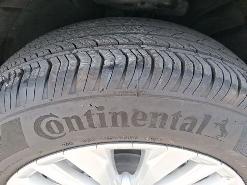 Used 2024 Cadillac XT4 Luxury w/ LPO, Floor Liner Package image 19