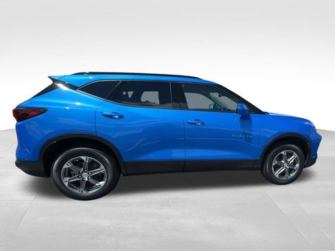 Used 2024 Chevrolet Blazer LT w/ Convenience Package FWD image 8