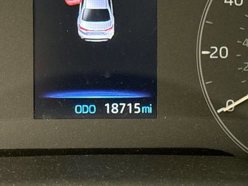 Used 2024 Toyota Corolla LE image 9