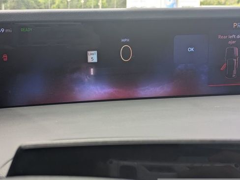 Used 2025 Lincoln Nautilus Reserve image 27