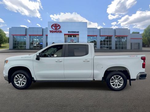 Used 2023 Chevrolet Silverado 1500 LT AWD/4WD image 3