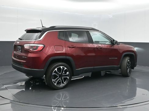 Certified 2022 Jeep Compass Limited image 7