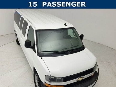 Used 2018 Chevrolet Express 3500 LT w/ LT Preferred Equipment Group image 36