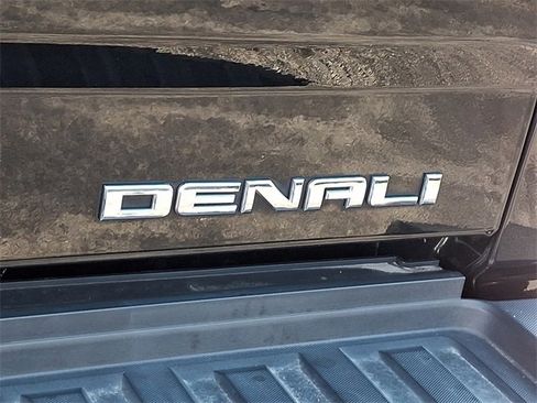 Used 2015 GMC Sierra 2500 Denali w/ Duramax Plus Package image 30