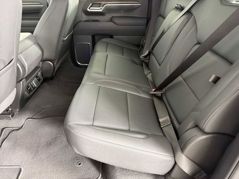 Used 2025 GMC Sierra 1500 SLT AWD/4WD image 18