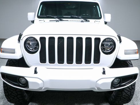 Used 2021 Jeep Wrangler Unlimited Sahara AWD/4WD image 4