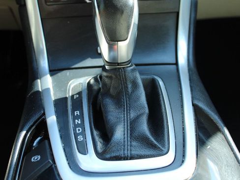Used 2018 Ford Edge Titanium w/ Equipment Group 301A FWD image 21