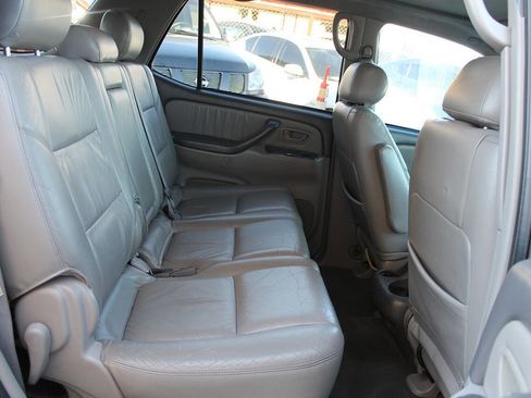 Used 2003 Toyota Sequoia Limited RWD image 30