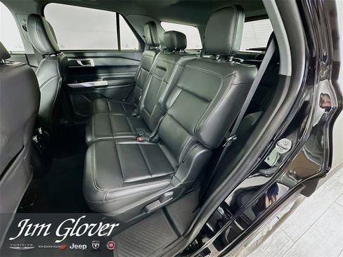 Used 2022 Ford Explorer XLT w/ Equipment Group 202A image 14