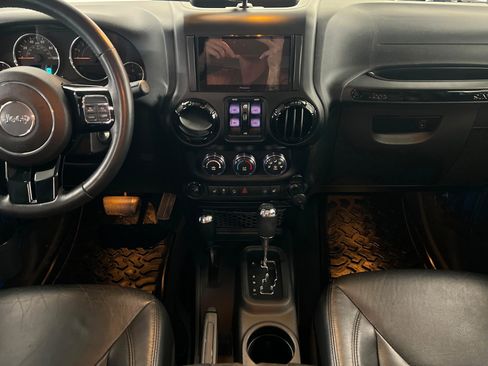 Used 2014 Jeep Wrangler Altitude image 14
