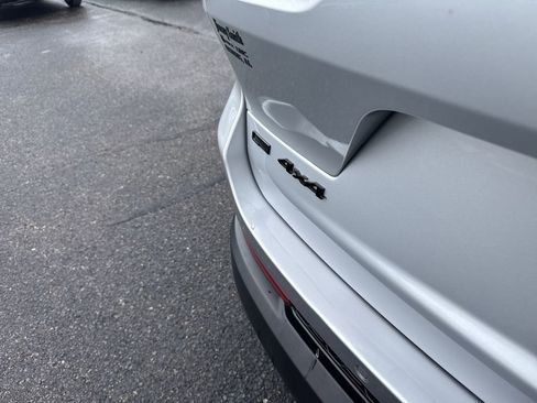 Used 2023 Jeep Grand Cherokee L Limited w/ Luxury Tech Group II image 39