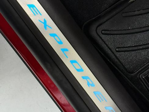 Used 2020 Ford Explorer Platinum w/ Premium Technology Package image 21