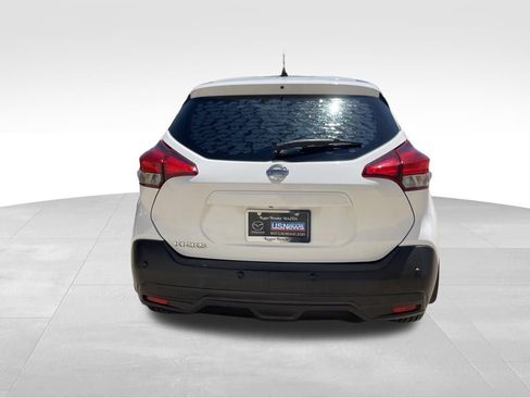 Used 2020 Nissan Kicks S FWD image 6