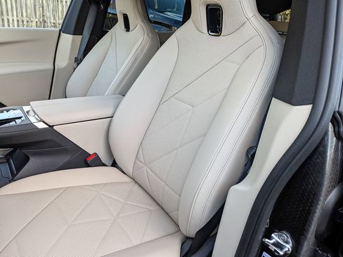 Used 2026 BMW iX xDrive60 w/ Premium Package image 13