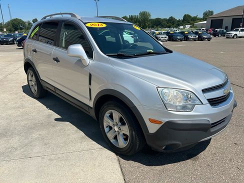 Used 2013 Chevrolet Captiva Sport LS FWD image 3