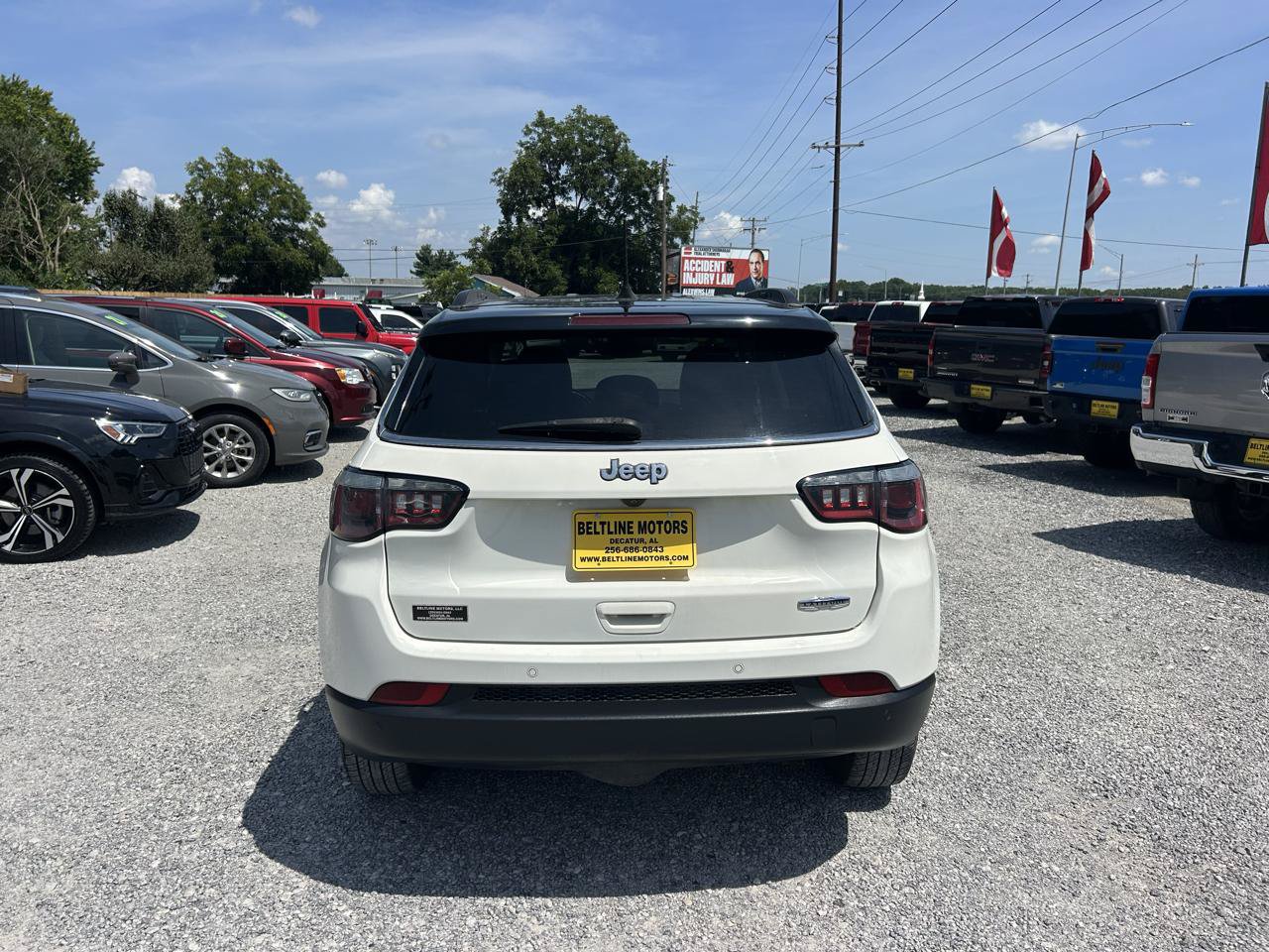Used 2018 Jeep Compass Latitude w/ Popular Equipment Group FWD image 16