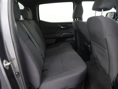 Used 2016 Toyota Tacoma SR5 image 13