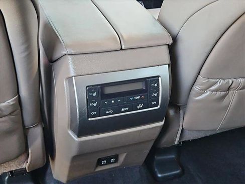 Used 2022 Lexus GX 460 Premium w/ Premium Package AWD/4WD image 17