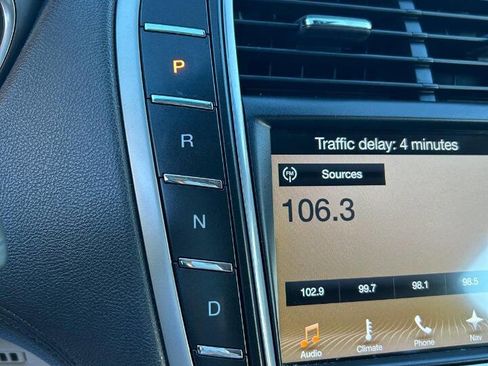 Used 2017 Lincoln MKX Select w/ Select Plus Package image 29