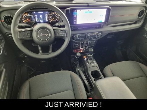 Used 2026 Jeep Wrangler Unlimited Rubicon AWD/4WD image 31
