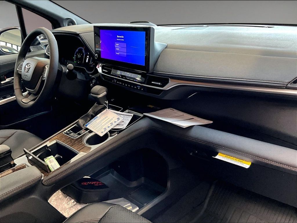 New 2026 Toyota Sienna Platinum AWD/4WD image 10