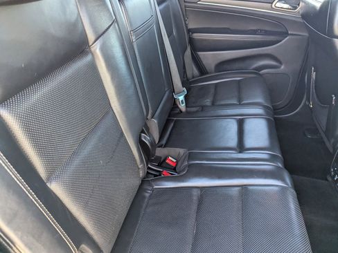 Used 2015 Jeep Grand Cherokee Limited w/ Luxury Group II image 13