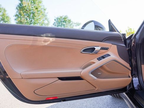 Used 2014 Porsche 911 Carrera 4S image 8