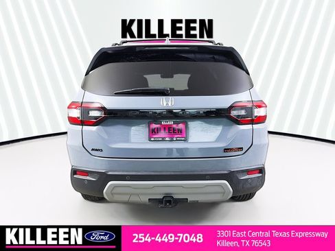 Used 2023 Honda Pilot TrailSport image 7