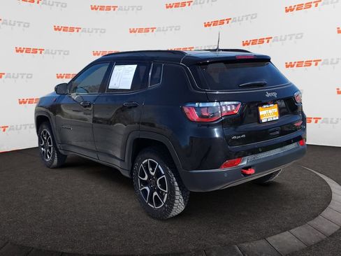 Used 2025 Jeep Compass Trailhawk AWD/4WD image 3