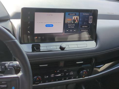 Used 2024 Nissan Rogue SL w/ SL Premium Package image 15