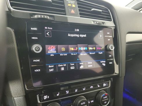 Used 2019 Volkswagen Golf R 4-Door image 26