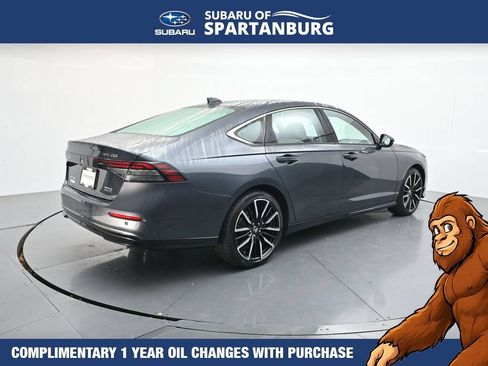 Used 2024 Honda Accord Touring image 8