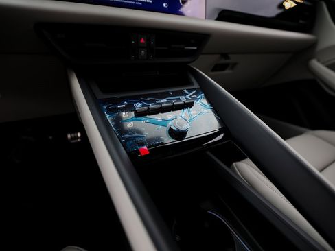 New 2025 Porsche Macan 4S Electric image 20