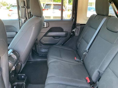 Used 2020 Jeep Wrangler Unlimited Sahara AWD/4WD image 11