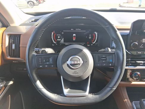 Used 2023 Nissan Pathfinder Platinum image 14