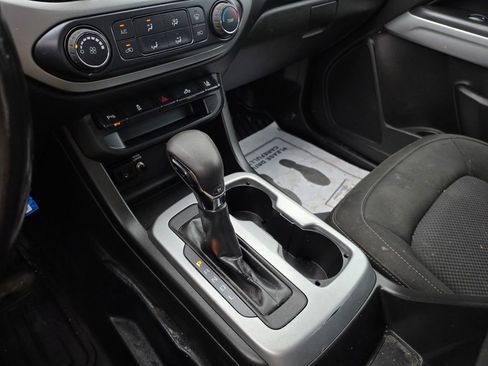 Used 2022 Chevrolet Colorado LT w/ Fleet Safety Package image 18