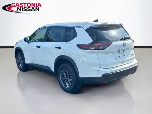 Used 2024 Nissan Rogue S AWD/4WD image 6