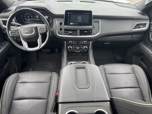 Used 2023 GMC Yukon SLT w/ SLT Premium Package image 15