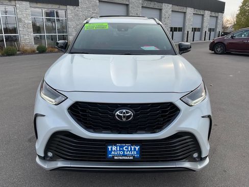 Used 2023 Toyota Highlander XSE image 12