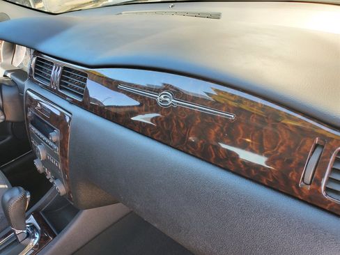 Used 2014 Chevrolet Impala LT image 38