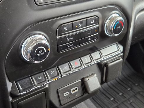 Used 2025 GMC Sierra 1500 Pro w/ Graphite Edition RWD image 17