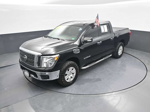 Used 2017 Nissan Titan SV AWD/4WD image 28