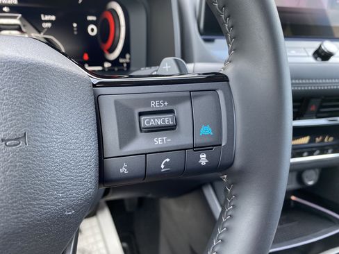 Used 2026 Nissan Rogue SL FWD image 20