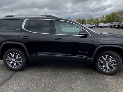 Used 2023 GMC Acadia SLT w/ LPO, Floor Liner Package image 10