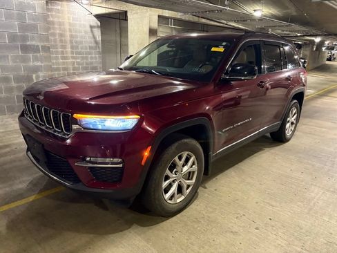 Used 2022 Jeep Grand Cherokee Limited AWD/4WD image 9