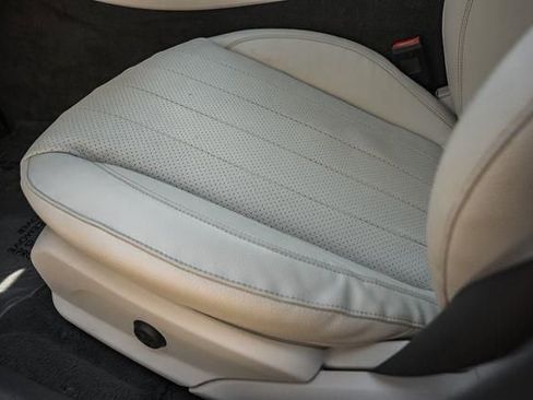 Used 2021 Mercedes-Benz E 450 4MATIC Sedan image 33