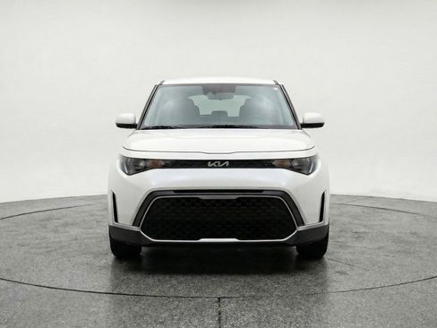 Used 2025 Kia Soul LX w/ LX Technology Package image 2