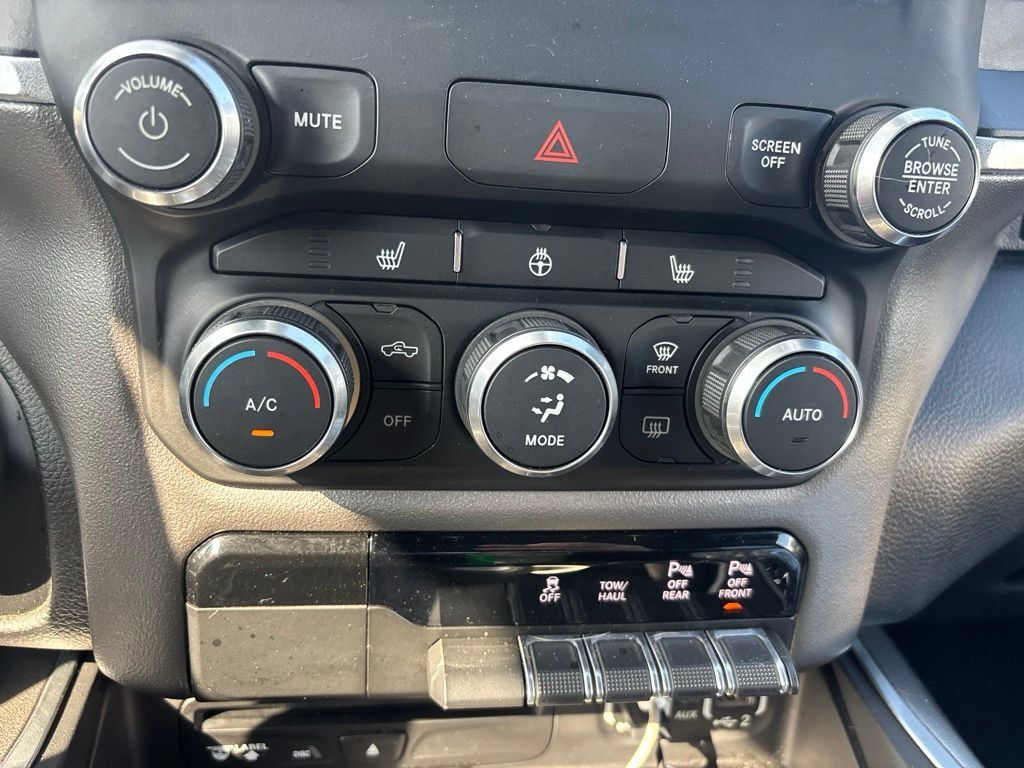 Used 2019 RAM 1500 Big Horn RWD image 17